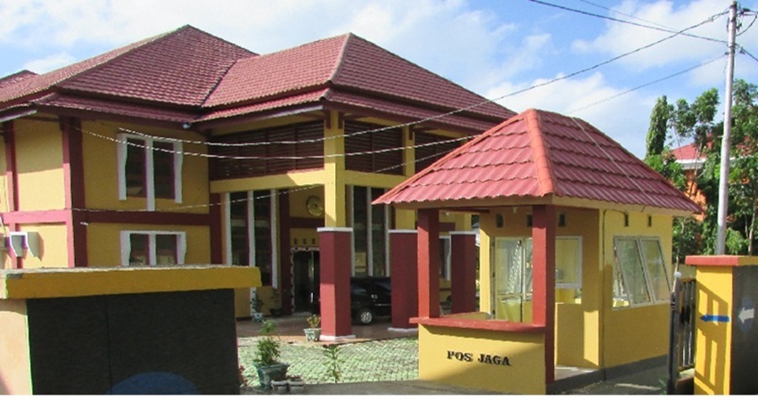 Gedung dan halaman Pengadilan Agama Selayar